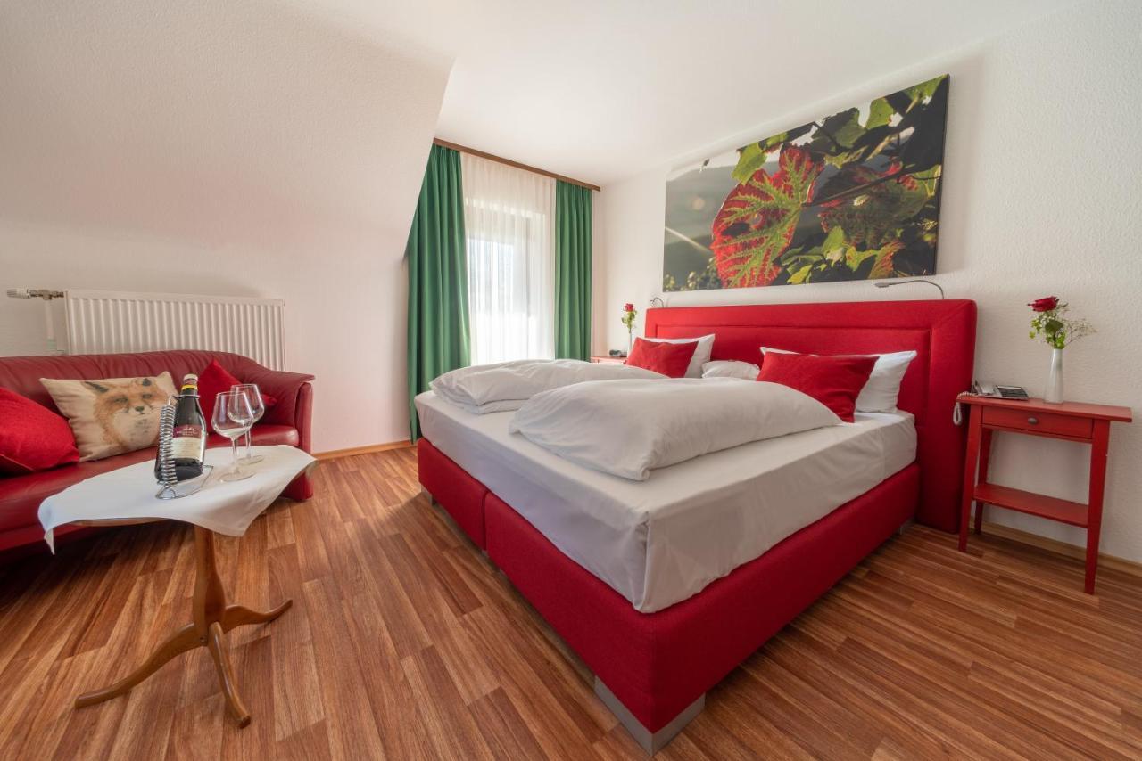 אוברקירש Landhotel Salmen מראה חיצוני תמונה