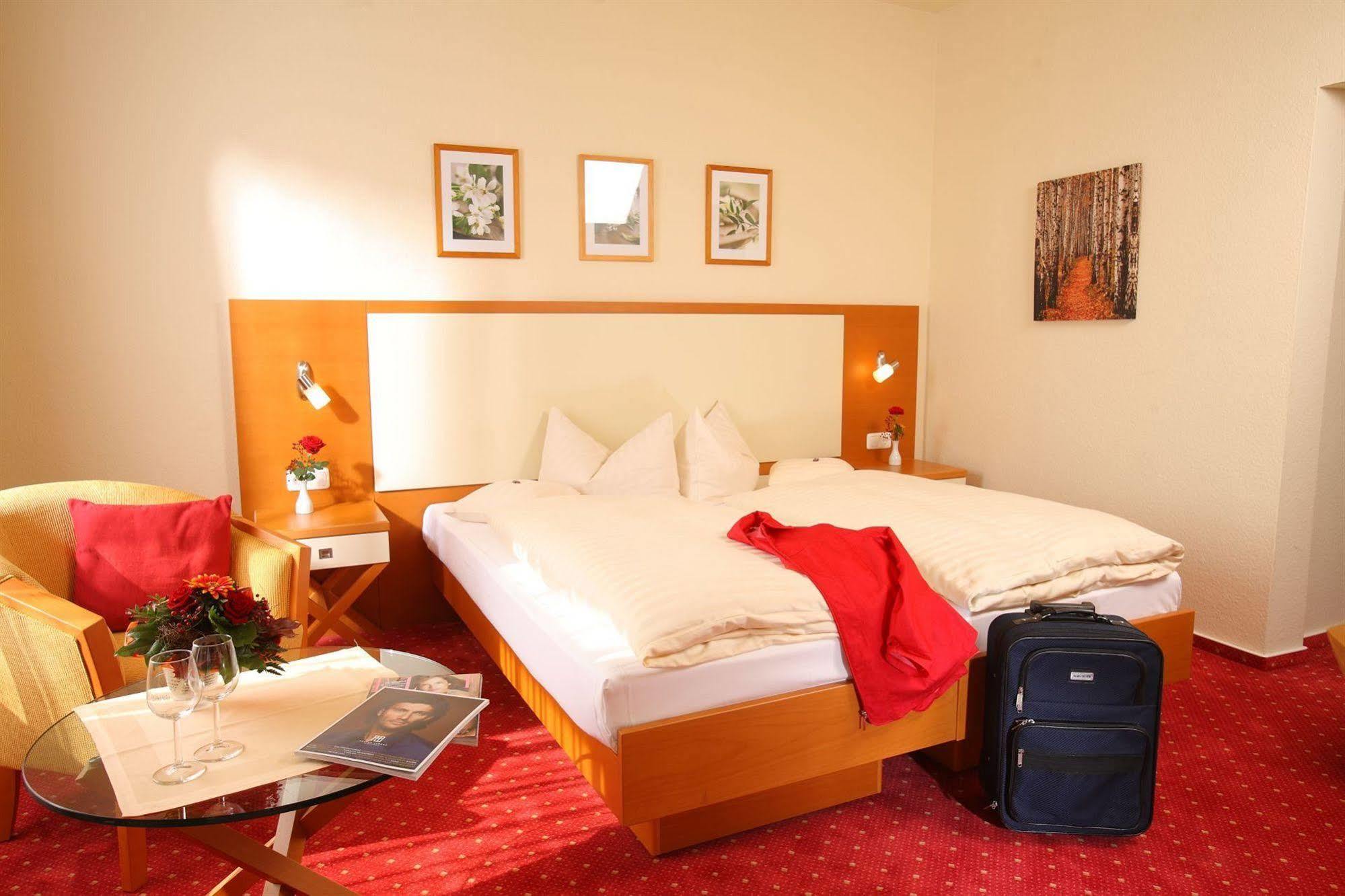 אוברקירש Landhotel Salmen מראה חיצוני תמונה