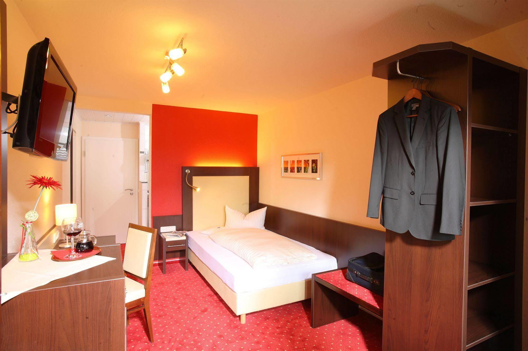 אוברקירש Landhotel Salmen מראה חיצוני תמונה