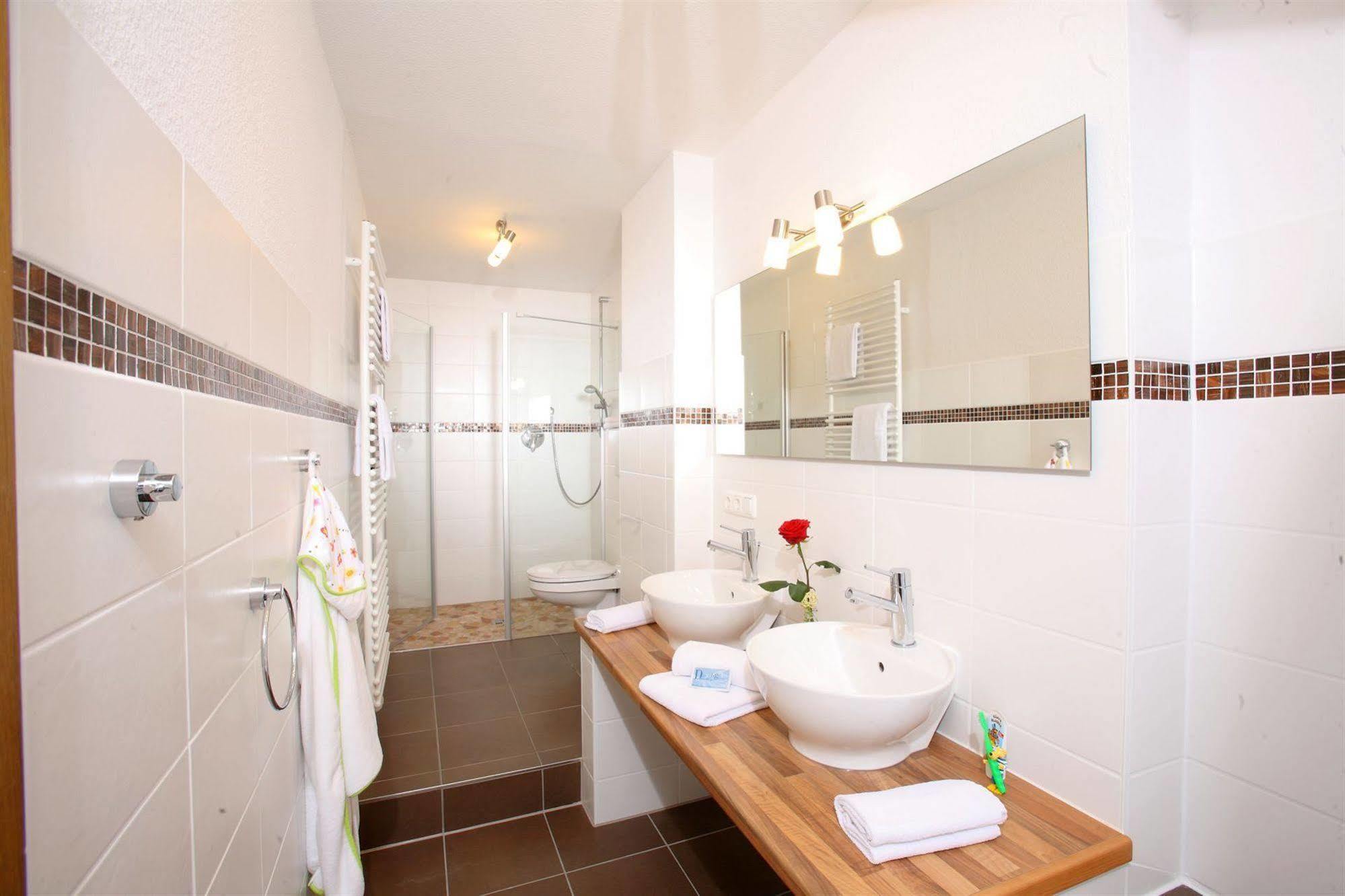 אוברקירש Landhotel Salmen מראה חיצוני תמונה
