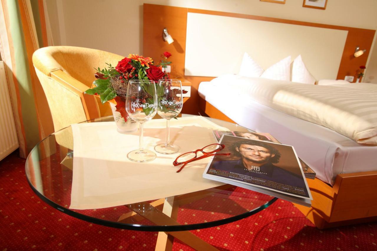 אוברקירש Landhotel Salmen מראה חיצוני תמונה